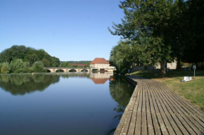 Hotels in Scey-Sur-Saône-Et-Saint-Albin